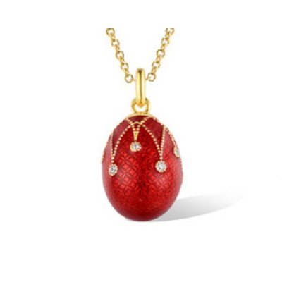 Ciondolo con Catena Elegante | Gioiello Raffinato. Elegant Pendant with Chain | Refined Jewelry