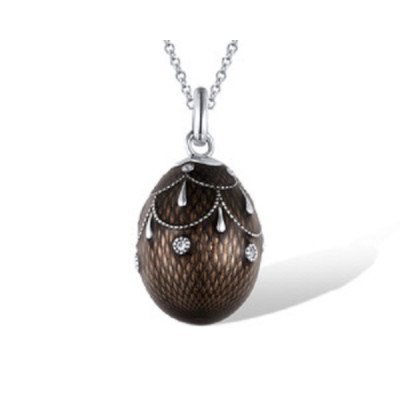 Ciondolo con Catena Elegante | Gioiello Raffinato. Elegant Pendant with Chain | Refined Jewelry