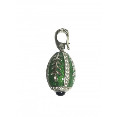 Ciondolo con Catena Elegante | Gioiello Raffinato. Elegant Pendant with Chain | Refined Jewelry