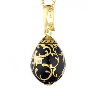 Ciondolo con Catena Elegante | Gioiello Raffinato. Elegant Pendant with Chain | Refined Jewelry