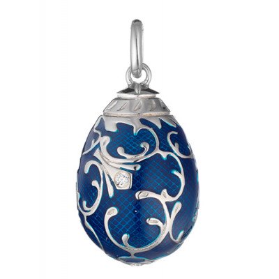Ciondolo con Catena Elegante | Gioiello Raffinato. Elegant Pendant with Chain | Refined Jewelry
