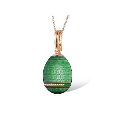 Ciondolo con Catena Elegante | Gioiello Raffinato. Elegant Pendant with Chain | Refined Jewelry