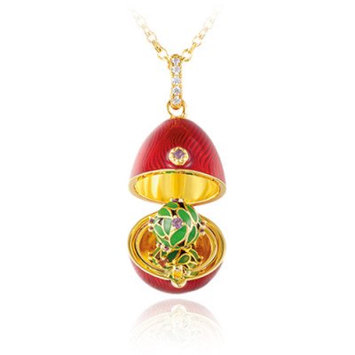 Ciondolo con Catena Elegante | Gioiello Raffinato. Elegant Pendant with Chain | Refined Jewelry
