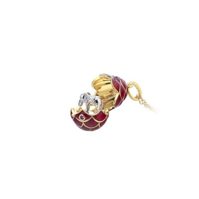 Ciondolo con Catena Elegante | Gioiello Raffinato. Elegant Pendant with Chain | Refined Jewelry