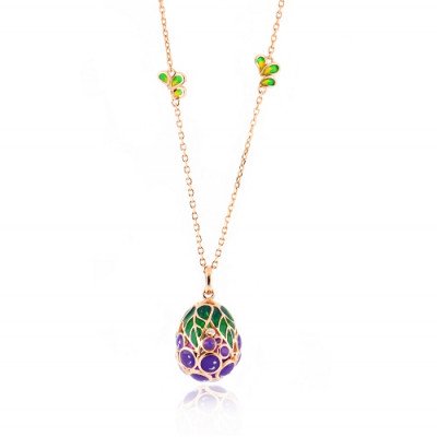 Ciondolo con Catena Elegante | Gioiello Raffinato. Elegant Pendant with Chain | Refined Jewelry