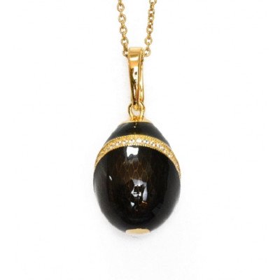 Ciondolo con Catena Elegante | Gioiello Raffinato. Elegant Pendant with Chain | Refined Jewelry